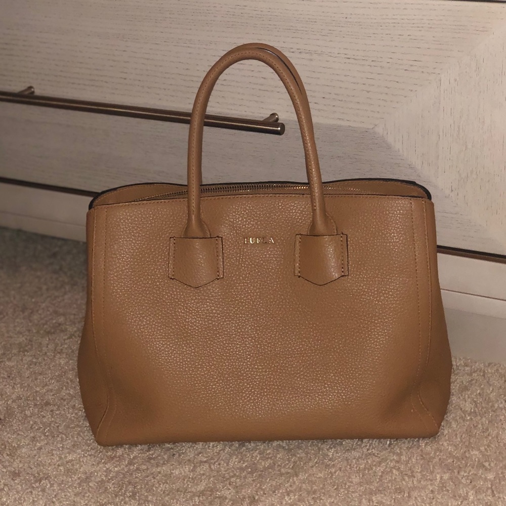 Furla Leather Handbag in Cognac